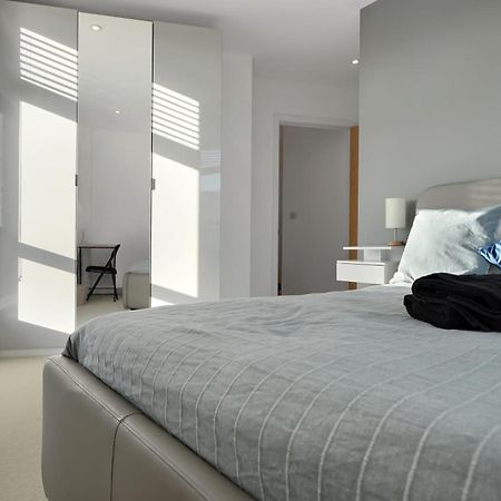 Modern And Spacious Penthouse Apartment In Putney With Free Parking 伦敦 外观 照片