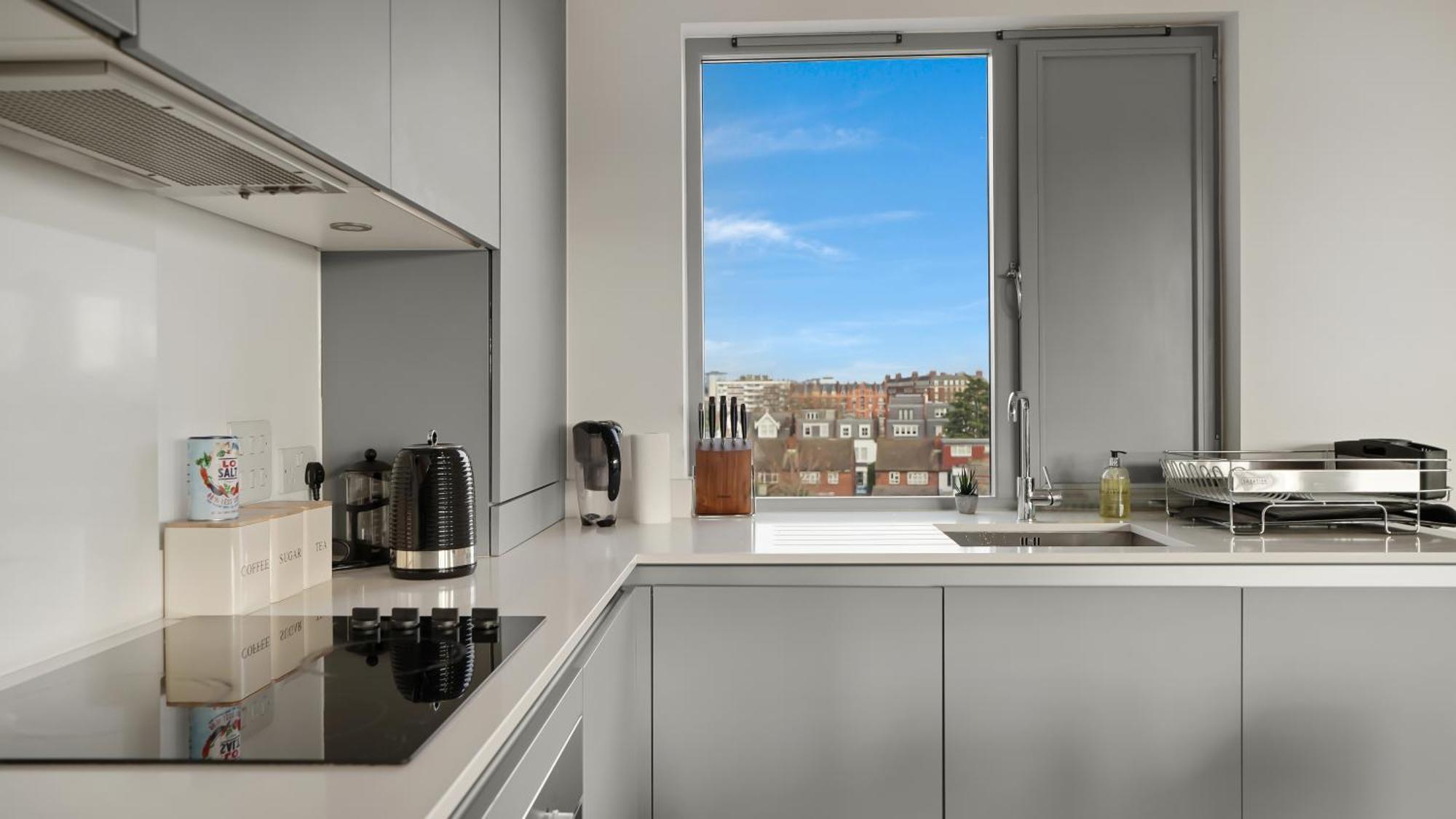 Modern And Spacious Penthouse Apartment In Putney With Free Parking 伦敦 外观 照片