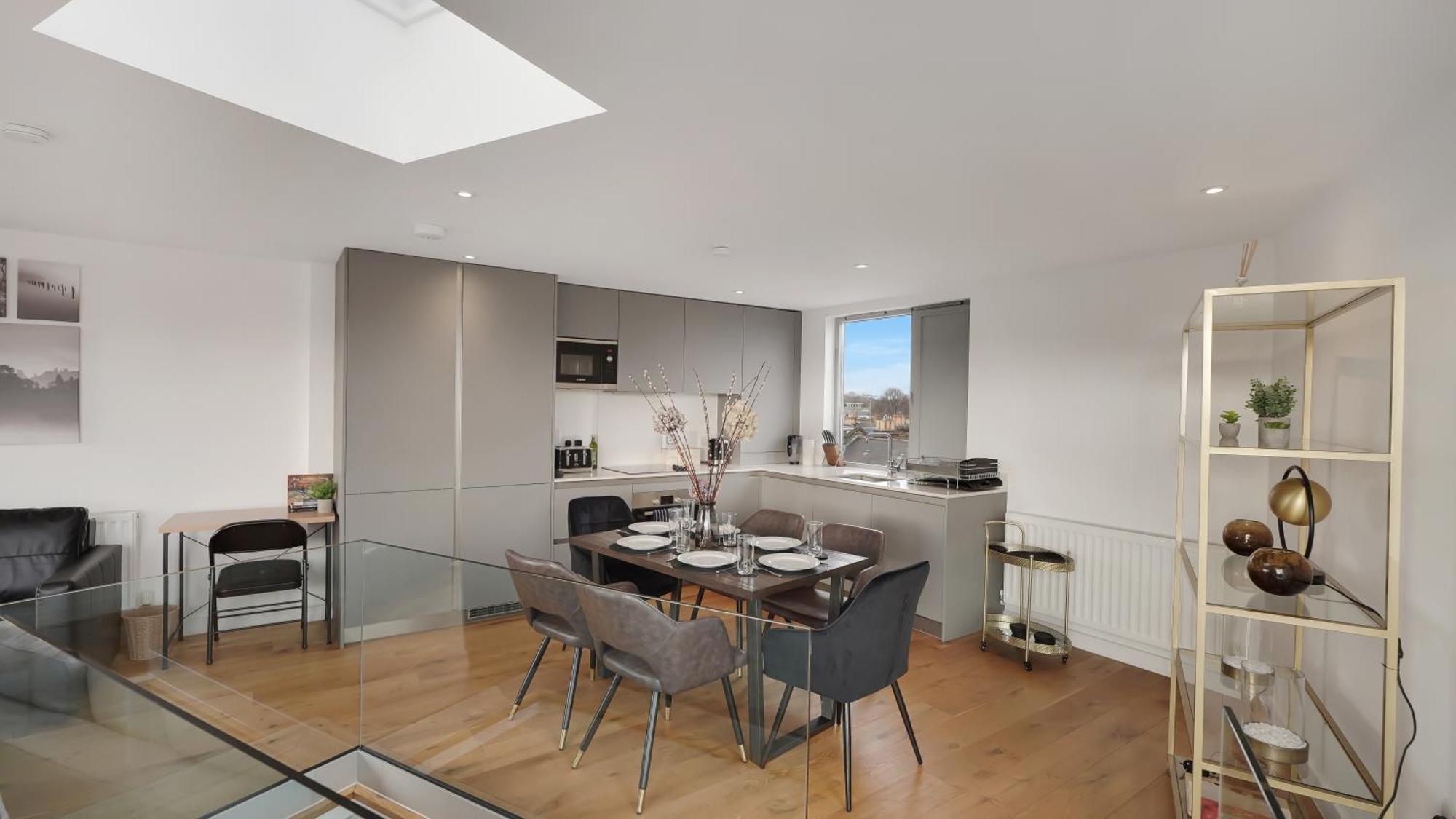 Modern And Spacious Penthouse Apartment In Putney With Free Parking 伦敦 外观 照片